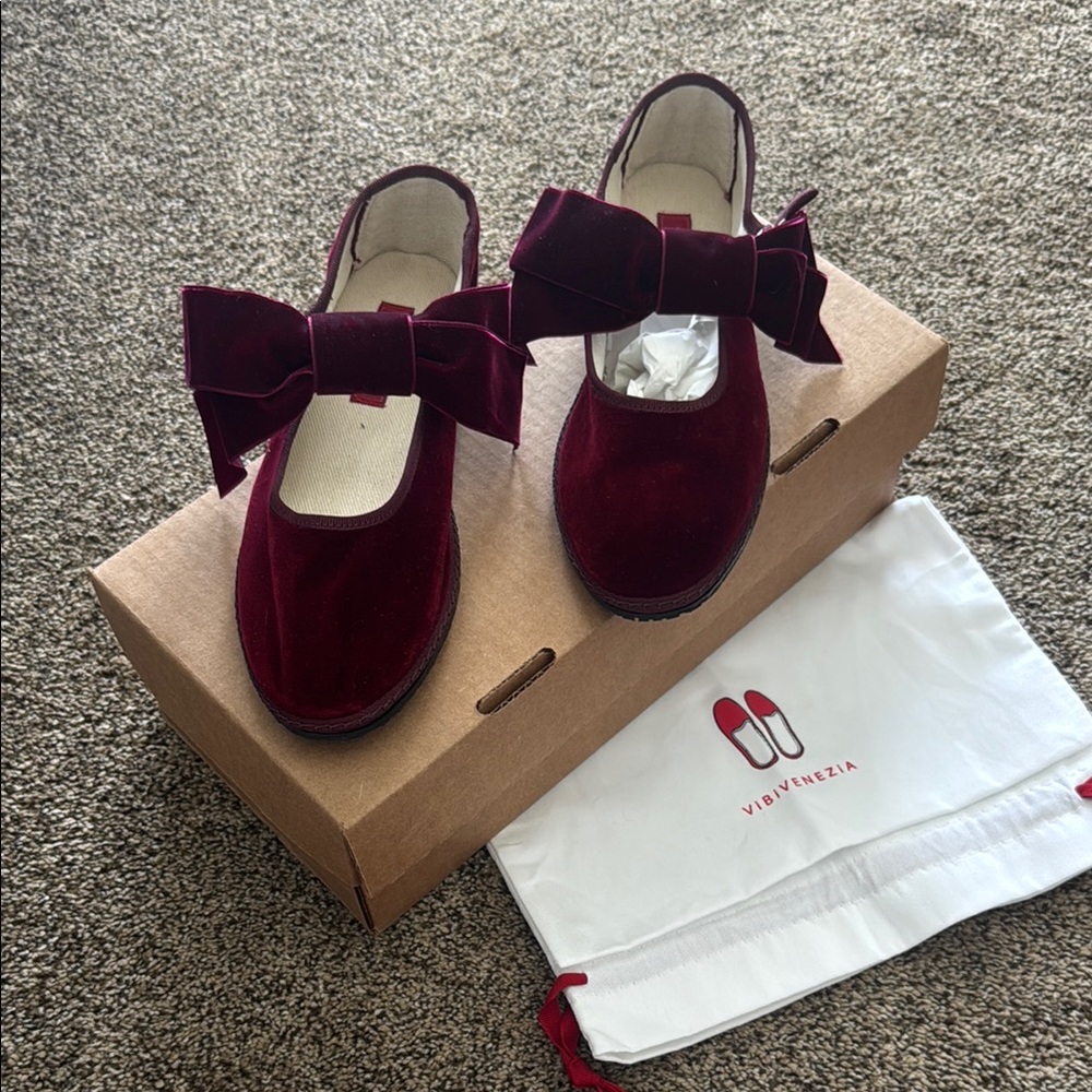 Venezia Red Dress Shoes with Velvet Bow
